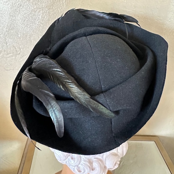 DEBONAIR 1930\'s BLACK FELT HAT + UPTURNED BRIM + IRIDESCENT ROOSTER FEATHER TRIM main image 9